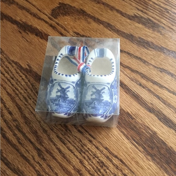 Holland Amsterdam Ceramic Clog Ornament Set of 2 NEW - Picture 1 of 1